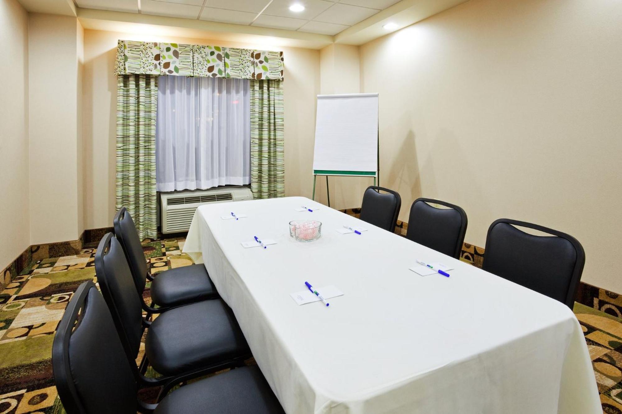 Express & South By Ihg Hotel