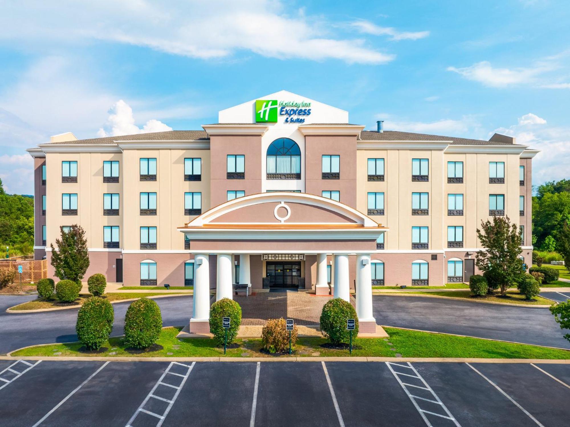 Holiday Express & South By Ihg 3* Newport